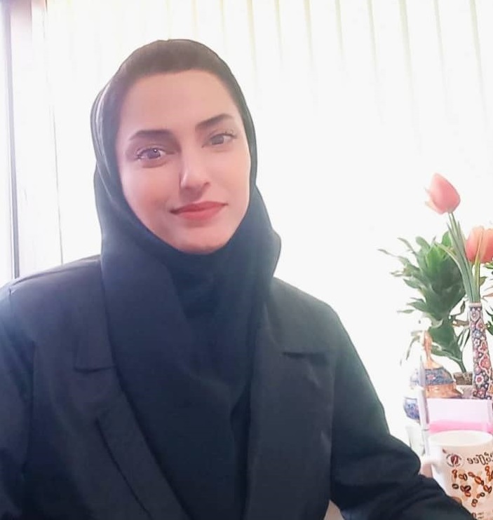 خانم عذرا نادری